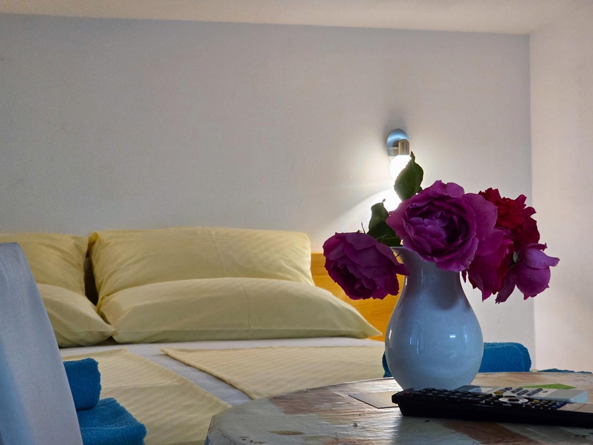 Keser Apartments Ровінь Екстер'єр фото